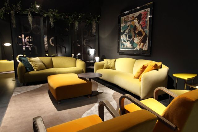 Craft The Perfect Living Room Ambience With Custom Sofas