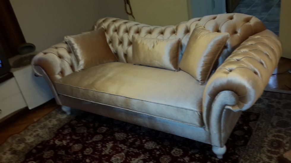 Kodu: 12556 - Grey Chesterfield Sofa Designs Velvet Fabrics Couches